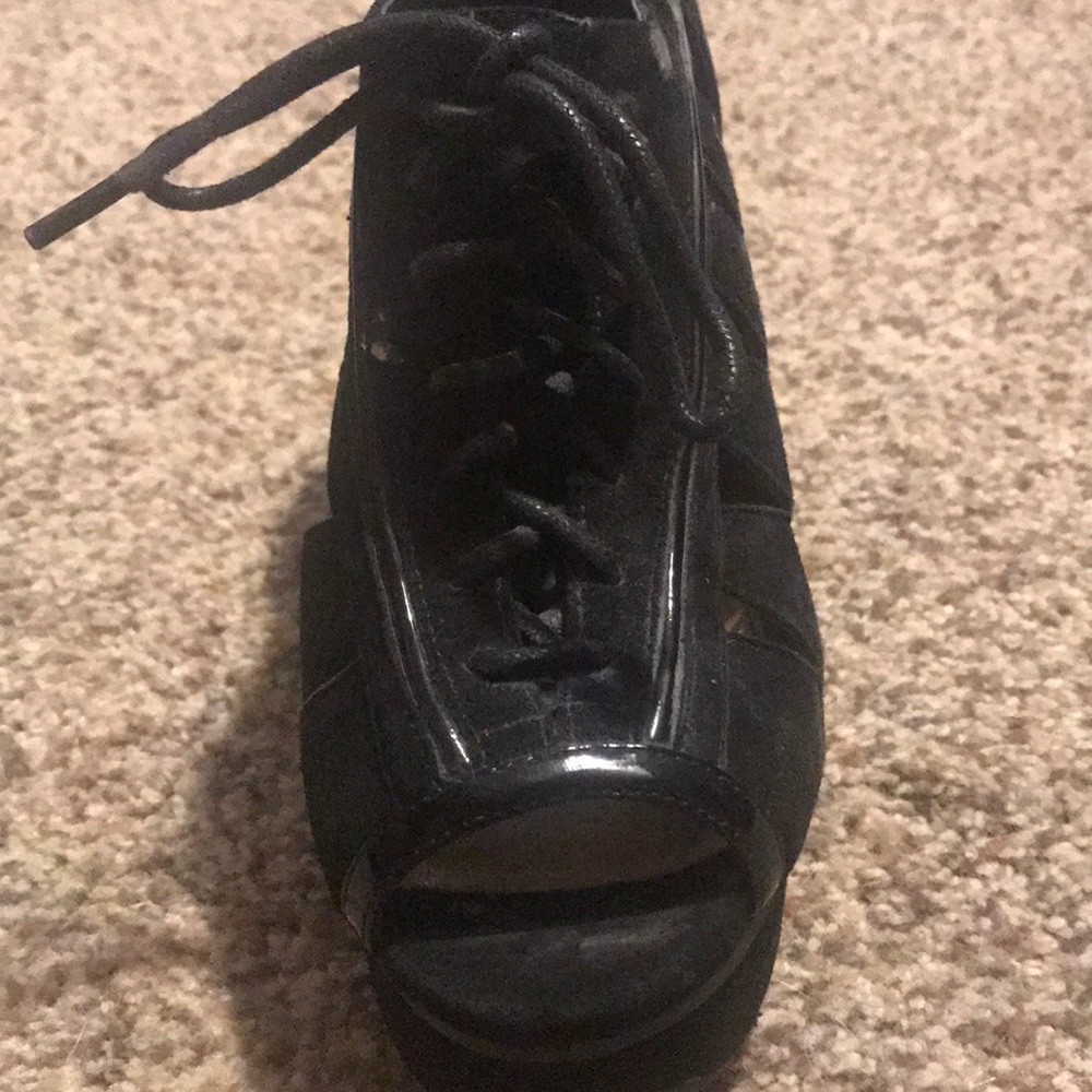 Pumps - Picture 2 of 5